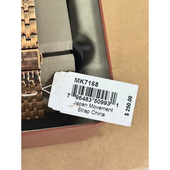 Michael Kors MK7168 Anabeth Quartz White Women's Watch - Picture 3 of 5